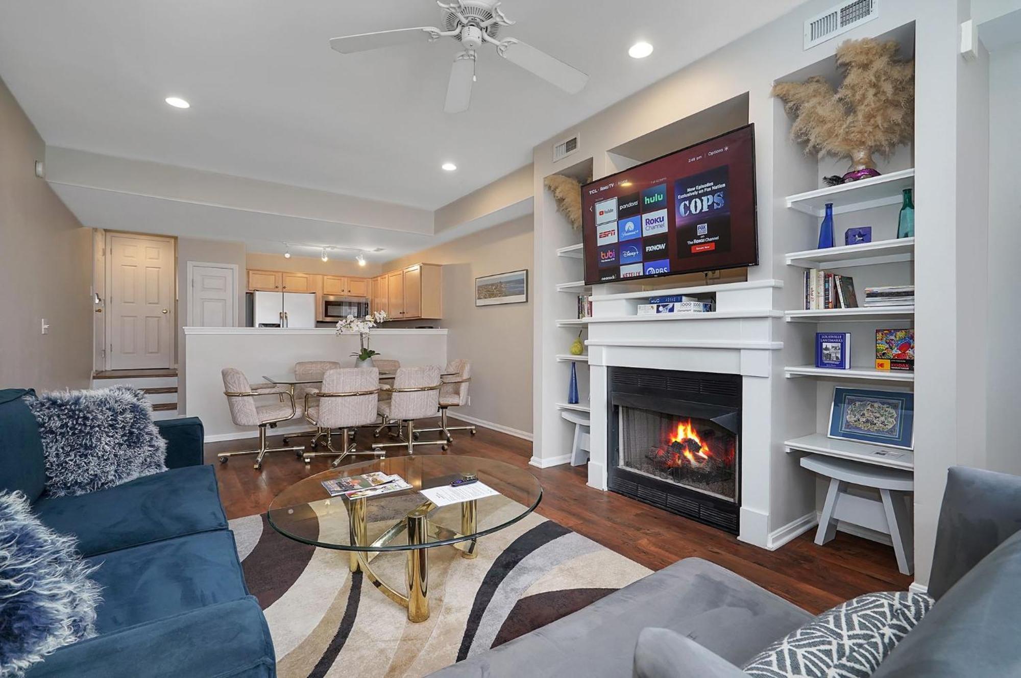 Lux Townhouse, Walk To All, Sleeps 6 Adults Louisville Kültér fotó