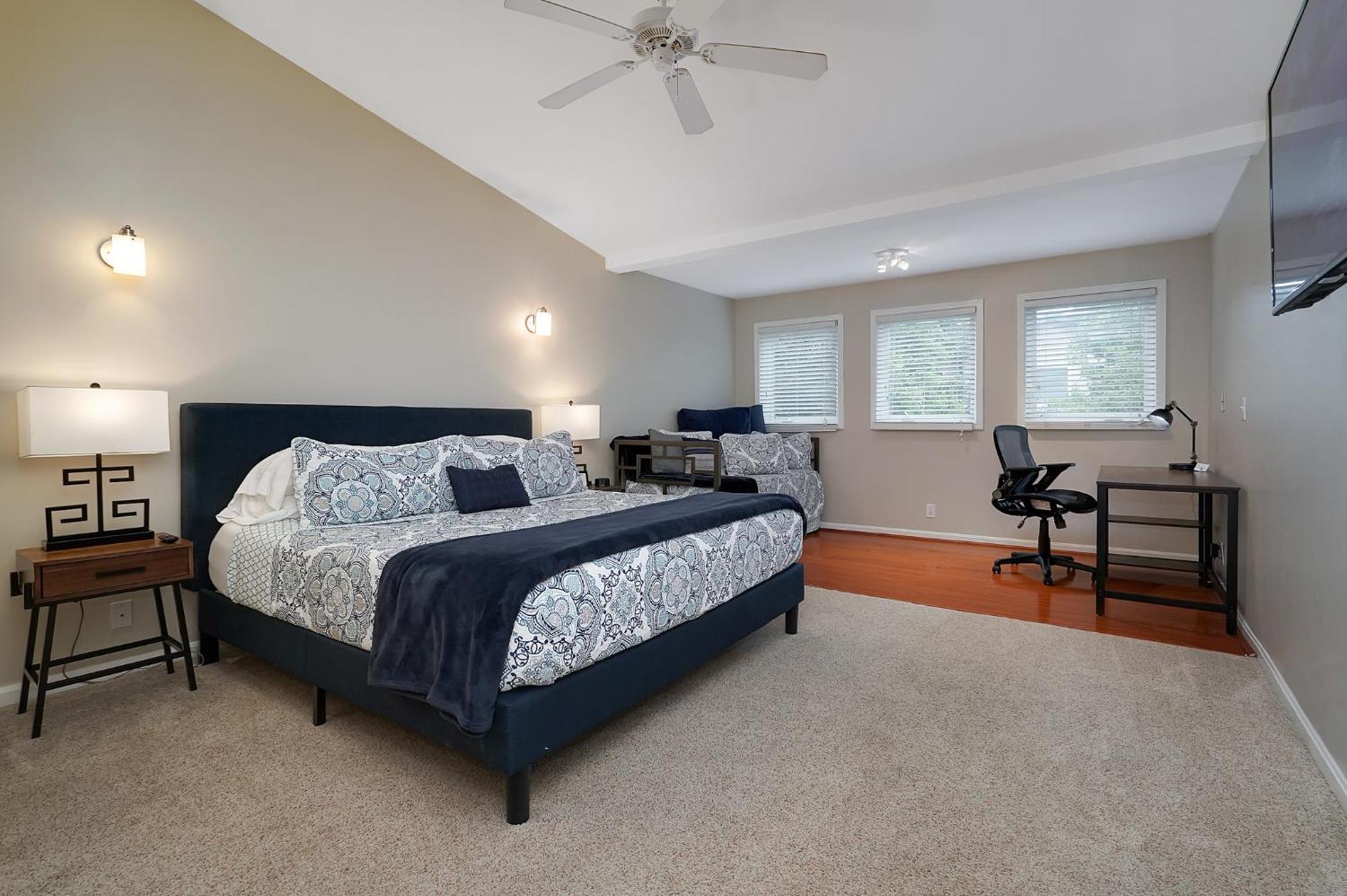 Lux Townhouse, Walk To All, Sleeps 6 Adults Louisville Kültér fotó