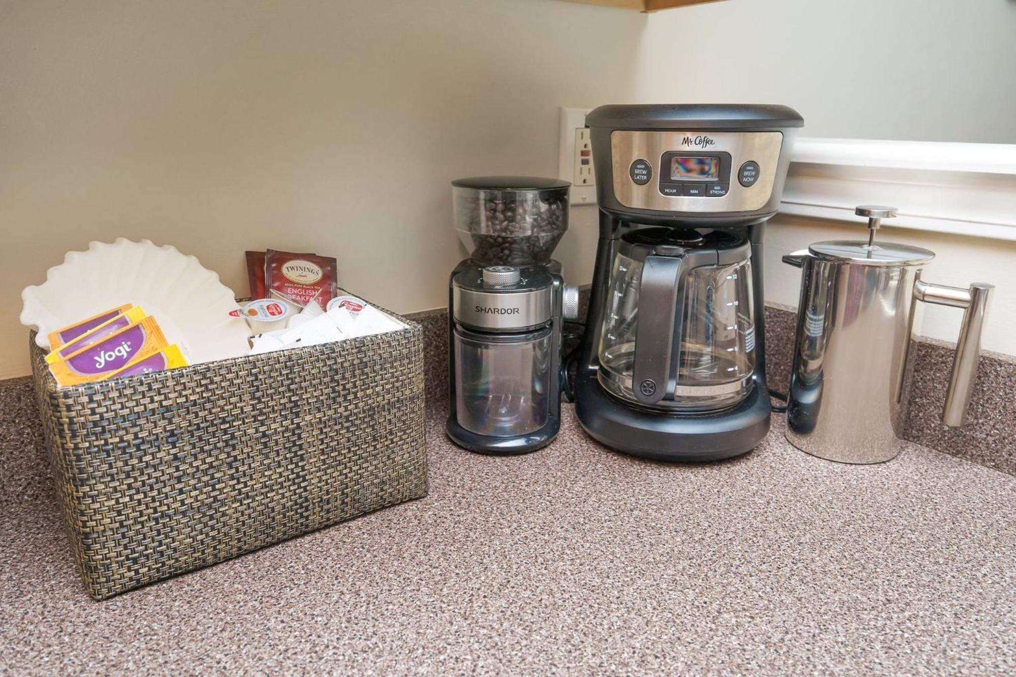 Lux Townhouse, Walk To All, Sleeps 6 Adults Louisville Kültér fotó