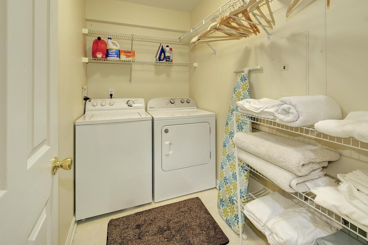 Lux Townhouse, Walk To All, Sleeps 6 Adults Louisville Kültér fotó